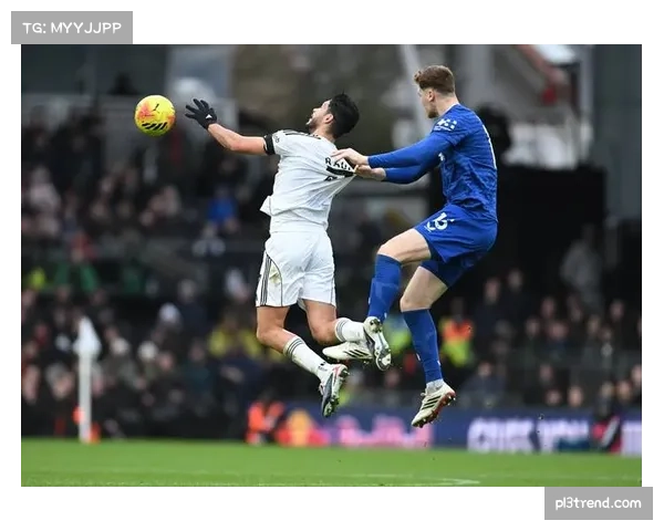 埃弗顿边路进攻效率低下，霍尔阿姆斯特朗未能突破防线